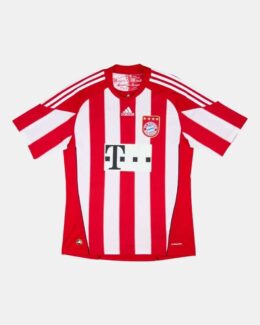 חולצת בית באיירן מינכן עונת 2010/2011