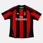חולצת בית מילאן עונת 2010/2011