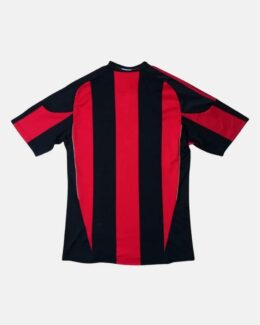 חולצת בית מילאן עונת 2010/2011