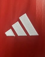 חולצת בית באיירן מינכן עונת 2025/2026