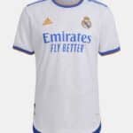 חולצת בית ריאל מדריד עונת 2021/2022