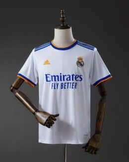 חולצת בית ריאל מדריד עונת 2021/2022