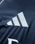 חולצת חוץ ריאל מדריד עונת 2025/2026