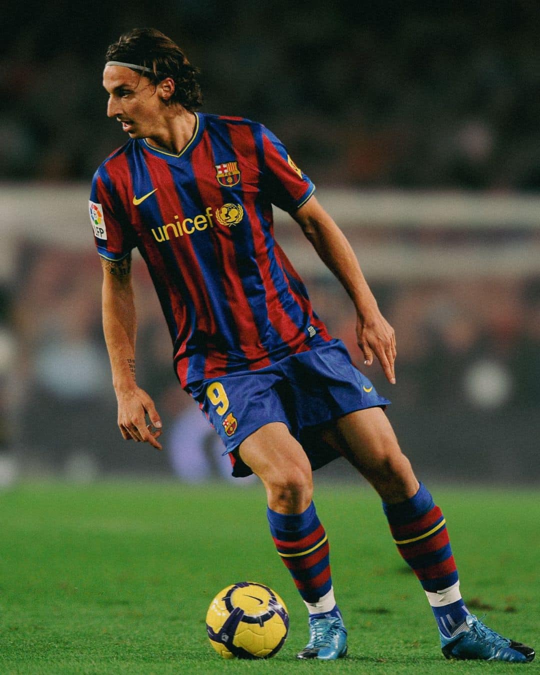 חולצת בית ברצלונה עונת 2009/2010