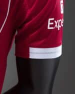 قميص ليفربول الأساسي موسم 2025/2026 نسخة اللاعبين