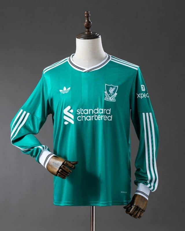 חולצה שלישית ארוכה ליברפול עונת 2025/2026