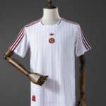 חולצת Terrace Icons אסטון וילה צבע לבן