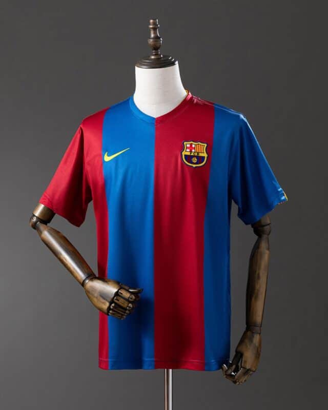 חולצת בית ברצלונה עונת 2006/2007