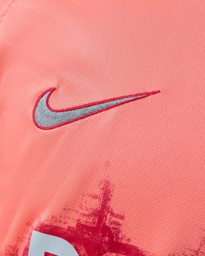 חולצה שלישית ברצלונה עונת 2018/2019