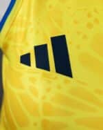 גופיית קרופ לנשים קולומביה מונדיאל 2026