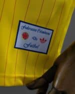 חולצת Terrace Icons קולומביה צבע צהוב