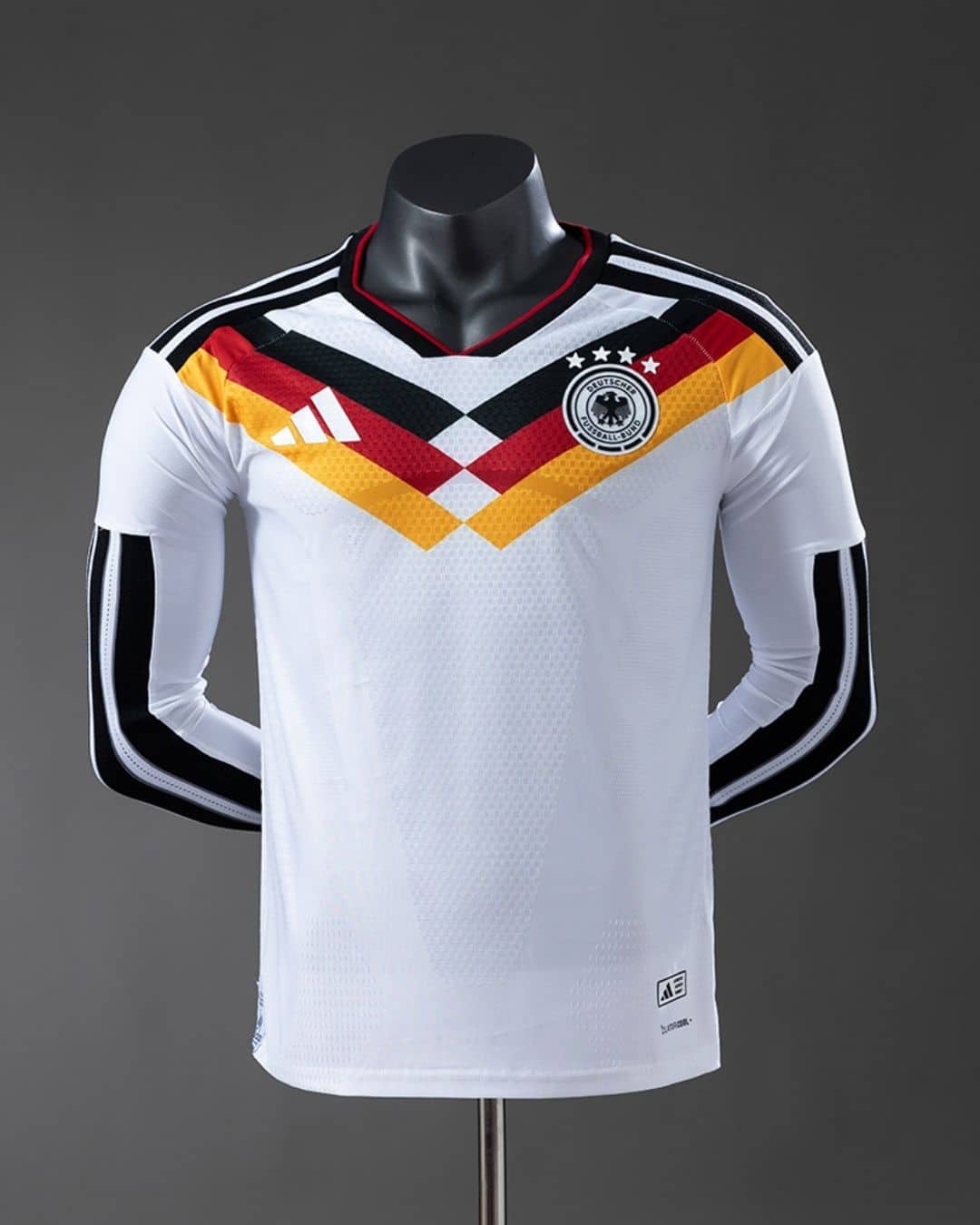 Germany Home World Cup 2026 Long Sleeve Player (1) חולצת בית ארוכה גרמניה מונדיאל 2026 גרסת שחקן