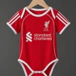 בגד גוף לבייבי מדי בית ליברפול עונת 2025/2026