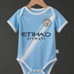 בגד גוף לבייבי מדי בית מנצ'סטר סיטי עונת 2025/2026