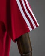 חולצת Terrace Icons מנצ'סטר יונייטד צבע אדום