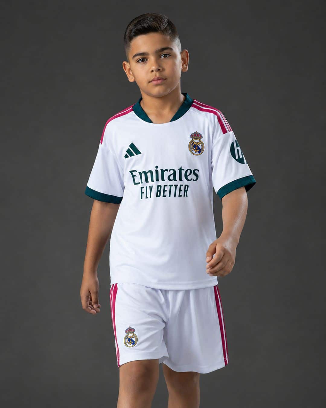 Real Madrid Home 26_27 Kids (model) סט ילדים מדי בית ריאל מדריד עונת 2026/2027