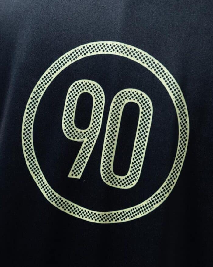 חולצת Total 90 צבע שחור