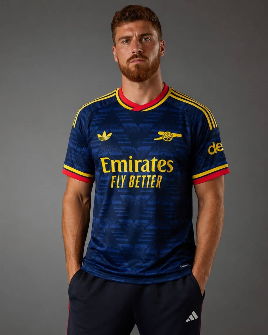 Arsenal-Away-26_27-model חולצת חוץ ארסנל עונת 2026/2027