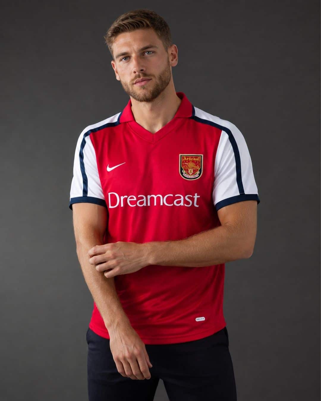 Arsenal-Home-00_02-model חולצת בית ארסנל עונות 2000/2002