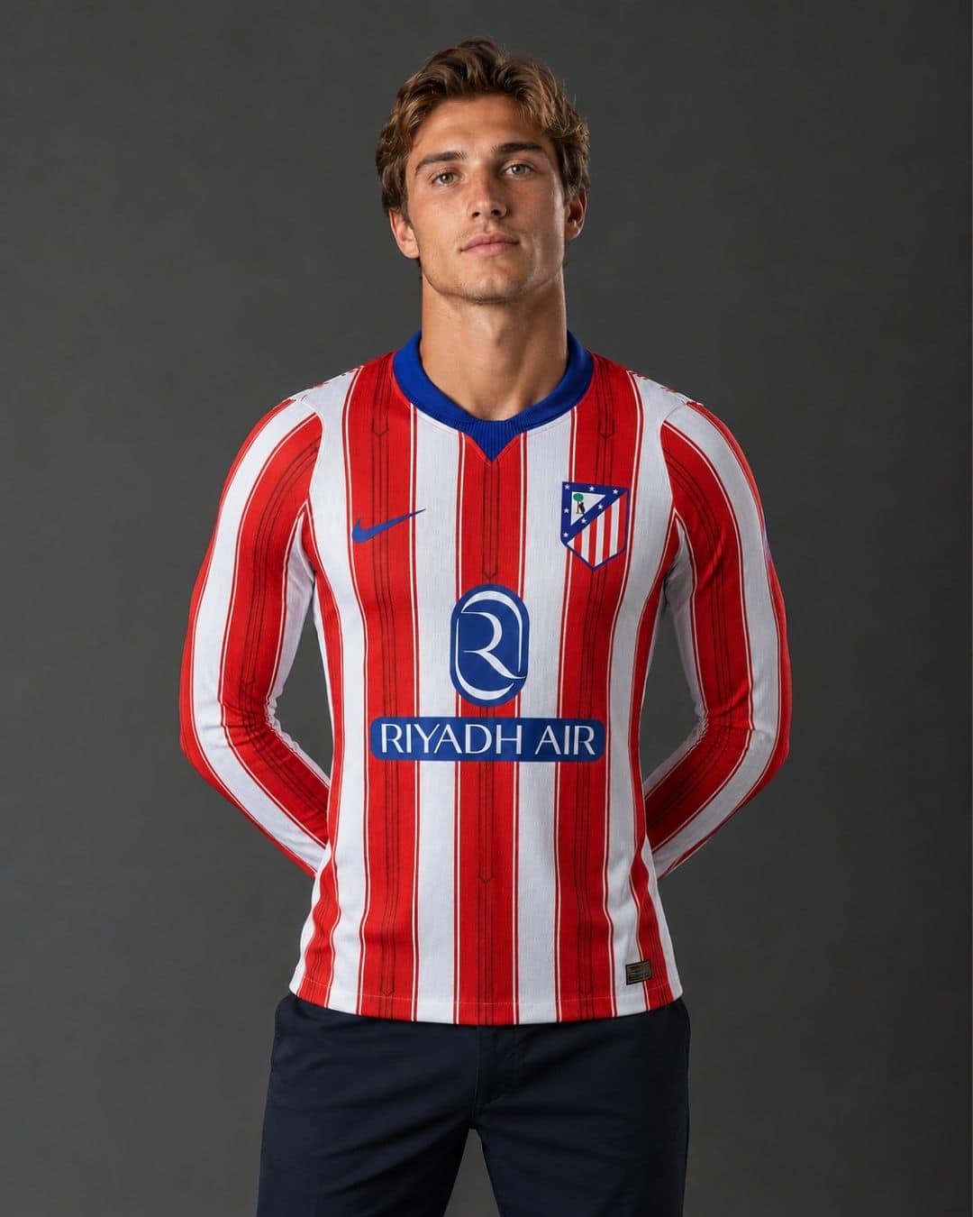 Atletico-Madrid-Home-26_27-Long-Sleeve-Player-model חולצת בית ארוכה אתלטיקו מדריד עונת 2026/2027 גרסת שחקן