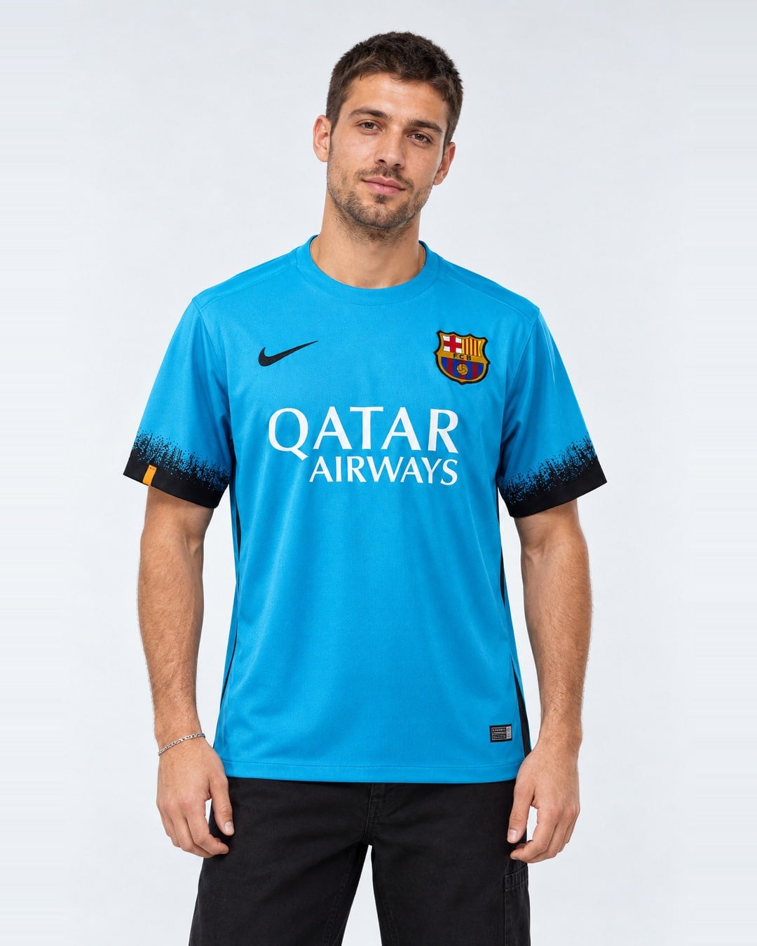 Barcelona Third Jersey 2015-2016 (model) חולצה שלישית ברצלונה עונת 2015/2016 – תמונה 1