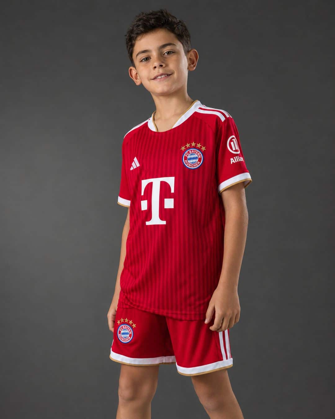 Bayern-Munich-Home-26_27-Kids-model סט ילדים מדי בית באיירן מינכן עונת 2026/2027
