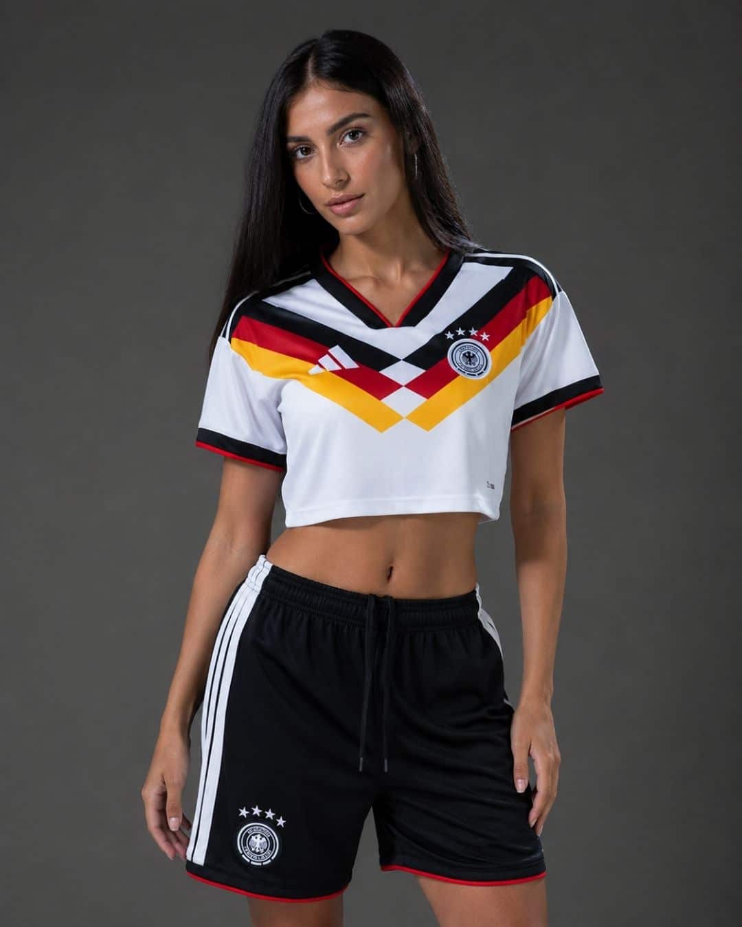 Germany Home World Cup 2026 Women Cropped Jersey (model) חולצת קרופ לנשים גרמניה בית מונדיאל 2026