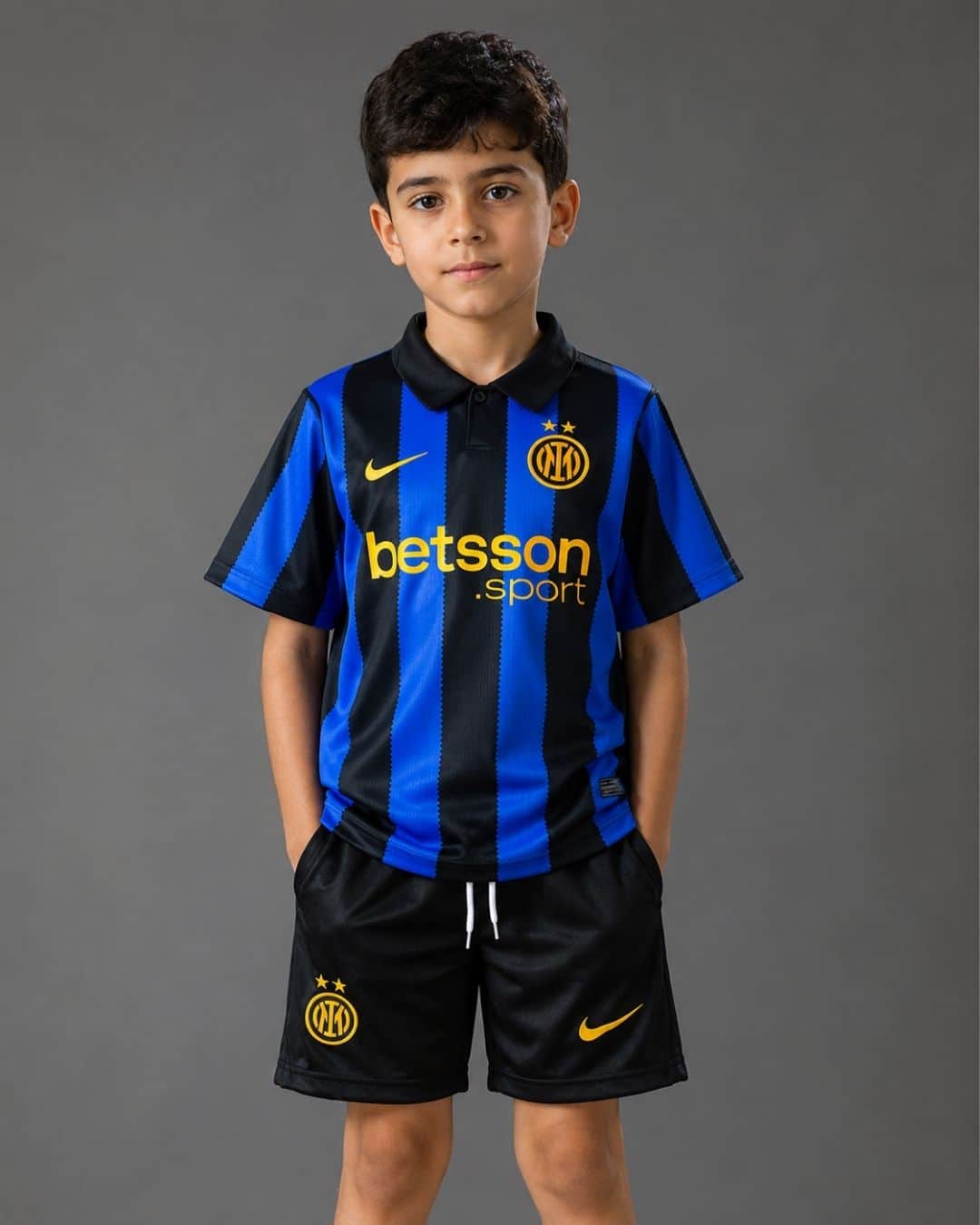 Inter-Home-26_27-Kids-model סט ילדים מדי בית אינטר עונת 2026/2027