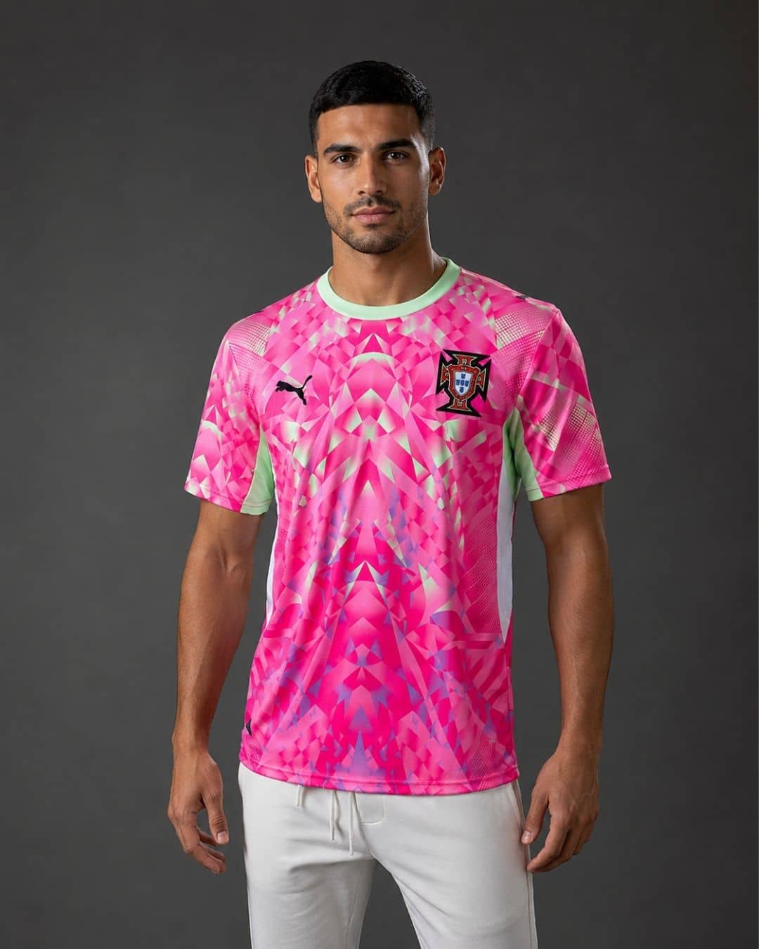 Portugal Goalkeeper World Cup 2026 Pink (model) חולצת שוער ורודה פורטוגל מונדיאל 2026