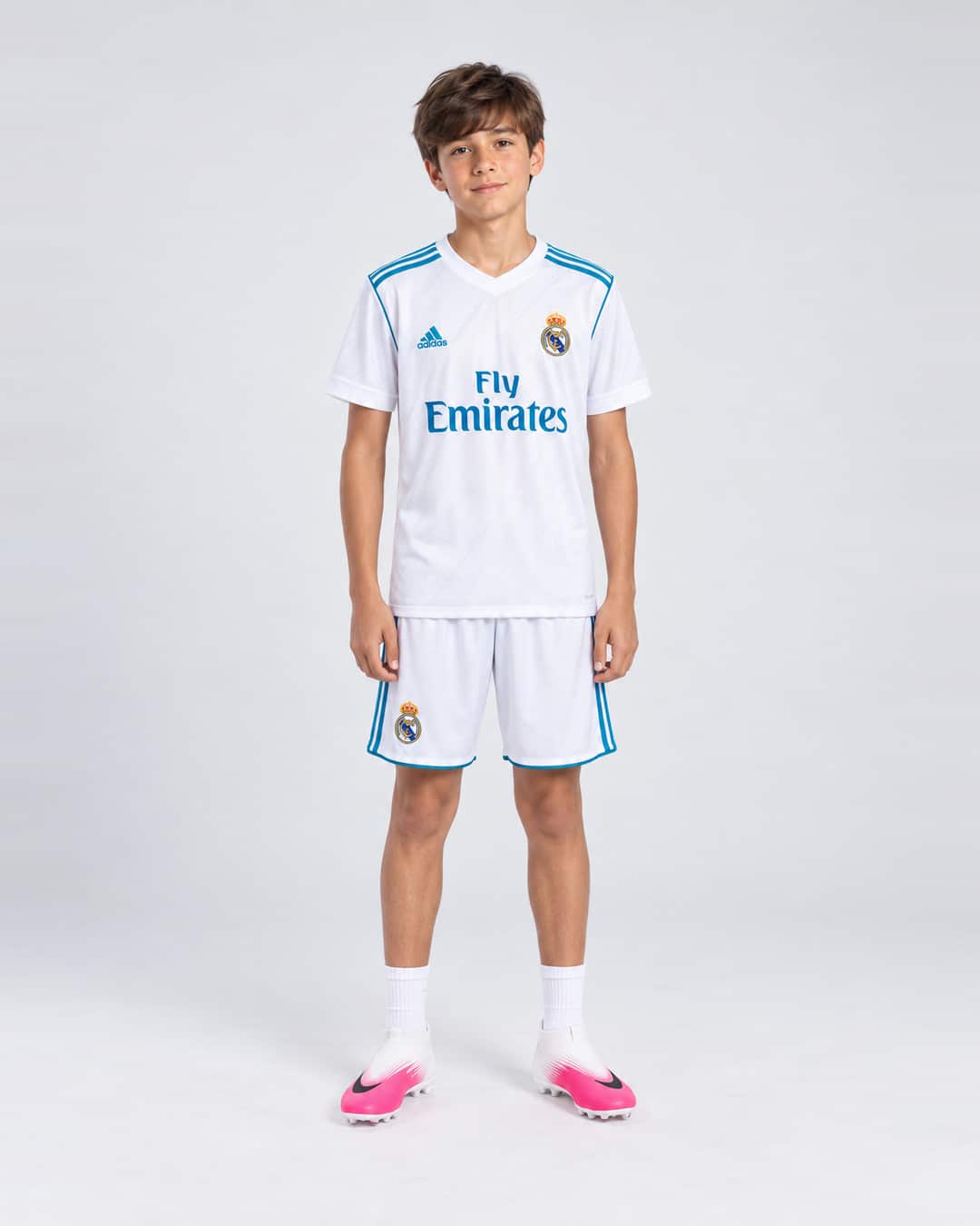 Real Madrid Home Kit 2017-2018 Kids (model) סט ילדים מדי בית ריאל מדריד עונת 2017/2018 – תמונה 1