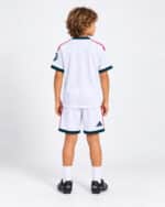 ⁦סט ילדים מדי בית ריאל מדריד עונת 2026/2027⁩ – תמונה ⁦2⁩