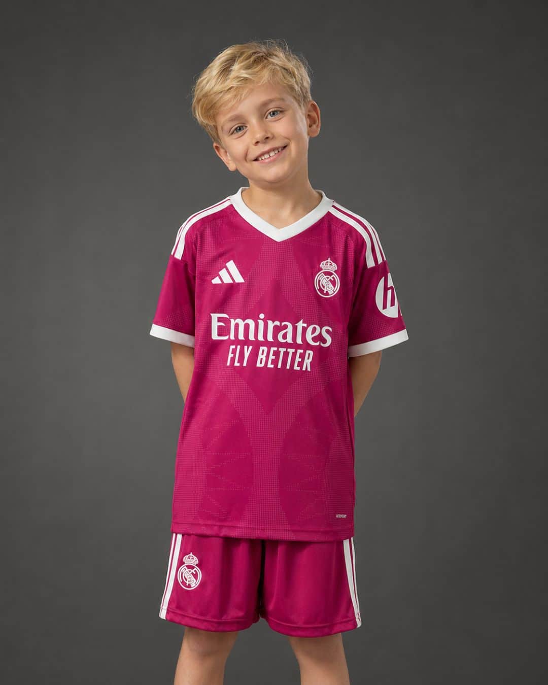 Real-Madrid-Third-26_27-Kids-model סט ילדים מדים שלישיים ריאל מדריד עונת 2026/2027