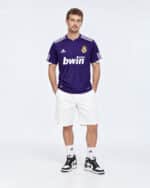 ⁦חולצה שלישית ריאל מדריד עונת 2010/2011⁩ – תמונה ⁦3⁩