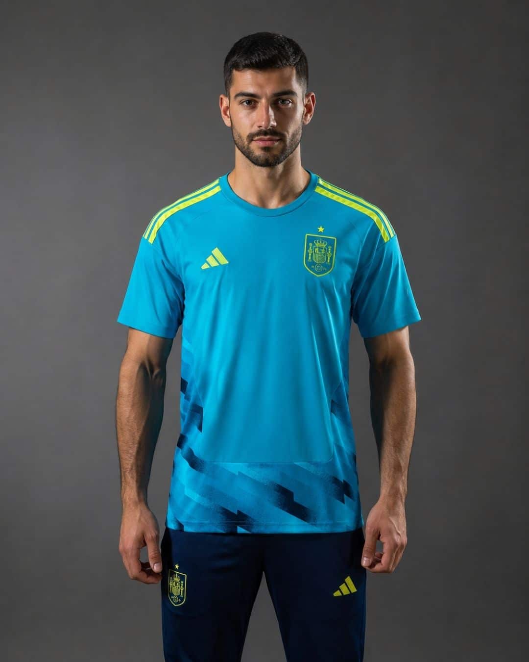 Spain Goalkeeper World Cup 2026 Blue (model) חולצת שוער כחולה ספרד מונדיאל 2026