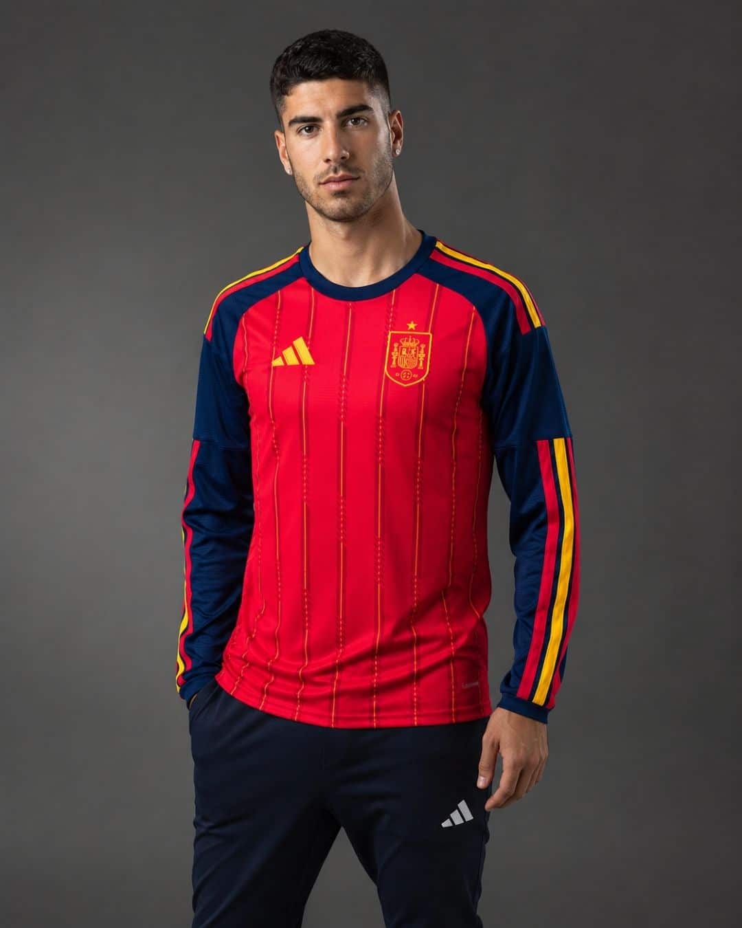 Spain Home World Cup 2026 Long Sleeve (model) חולצת בית ארוכה ספרד מונדיאל 2026 – תמונה 1